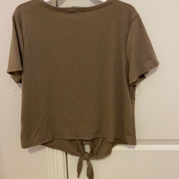 Brown Tie Top! - Picture 3 of 4
